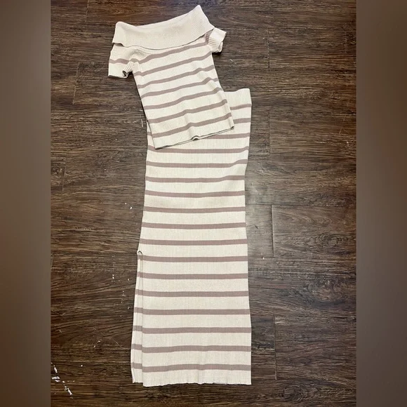 Olive & Oak Beige and Cream Striped Midi Dress - Picture 3 of 8